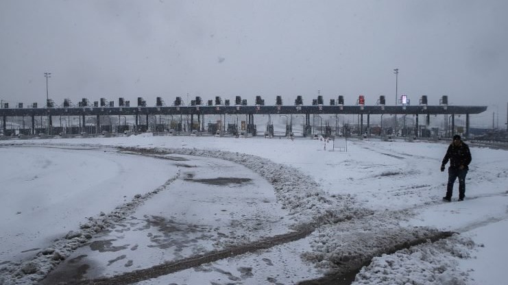 Κακοκαιρία “Μήδεια”: Γιατί έκλεισε η Εθνική Οδός Αθηνών – Λαμίας – Τι είπε ο Ταραντίλης