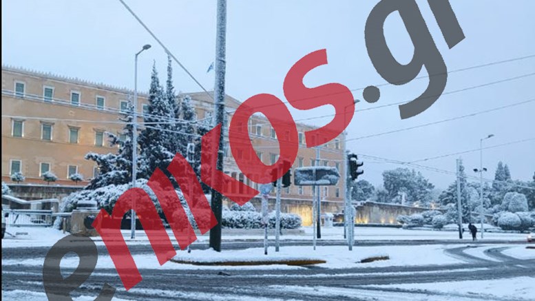 Αττική: Χιόνια παντού- Ισχυρή σύσταση για αποφυγή των μετακινήσεων – Ποιοι δρόμοι είναι κλειστοί