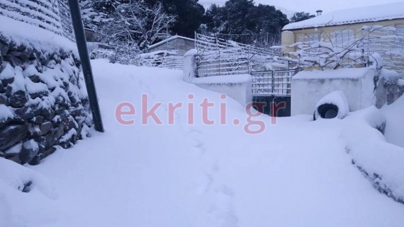 Κακοκαιρία “Μήδεια”: Στα λευκά “ντύθηκαν” περιοχές της Κρήτης – Στους 25 πόντους το χιόνι στα Ανώγεια – ΦΩΤΟ