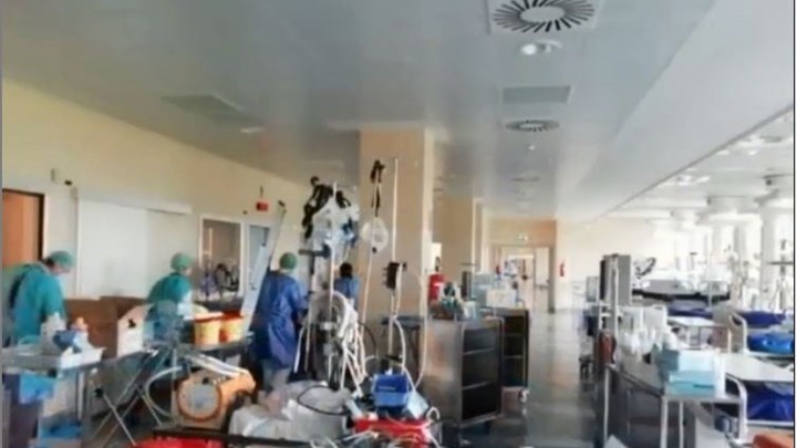 Κορονοϊός: Σήμα κινδύνου από Ιταλό επιστήμονα για τις μεταλλάξεις – “Οι θάλαμοι είναι γεμάτοι με ασθενείς”