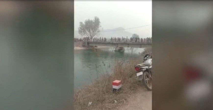 Ινδία: Πολύνεκρο τροχαίο όταν λεωφορείο έπεσε σε κανάλι