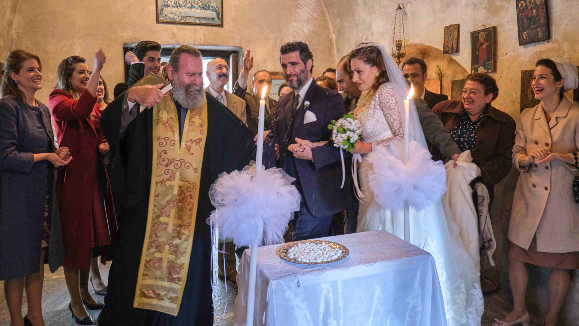 Άγριες Μέλισσες: Ο γάμος της Βιολέτας και το γλέντι στο Διαφάνι – Νέες ΦΩΤΟ από το μυστήριο και το “πάρτι”