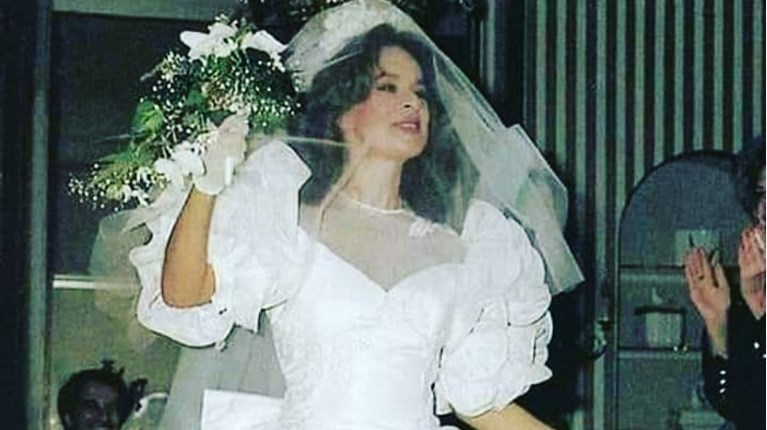 Αλίκη Βουγιουκλάκη: Η σπάνια ΦΩΤΟ με νυφικό στην πασαρέλα ως μοντέλο