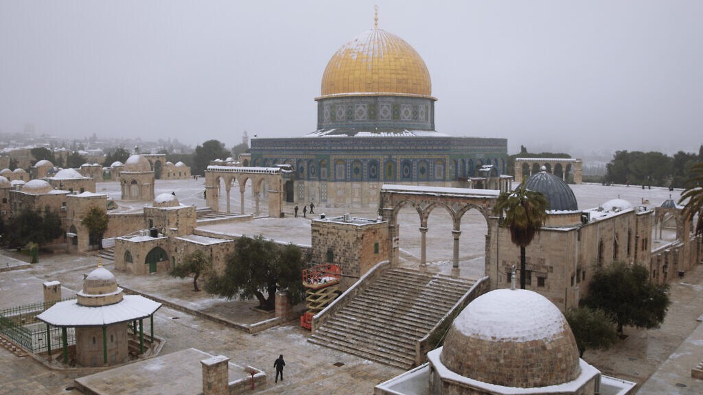 Στα λευκά η Ιερουσαλήμ έπειτα από σπάνια χιονόπτωση – Εντυπωσιακές ΦΩΤΟ
