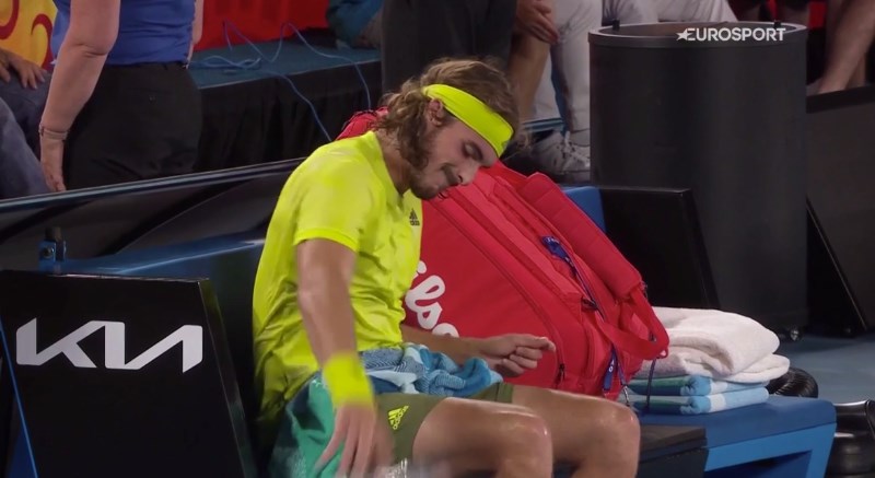 Στέφανος Τσιτσιπάς: Όταν εκνευρίστηκε και πέταξε ένα μπουκάλι με νερό – ΒΙΝΤΕΟ