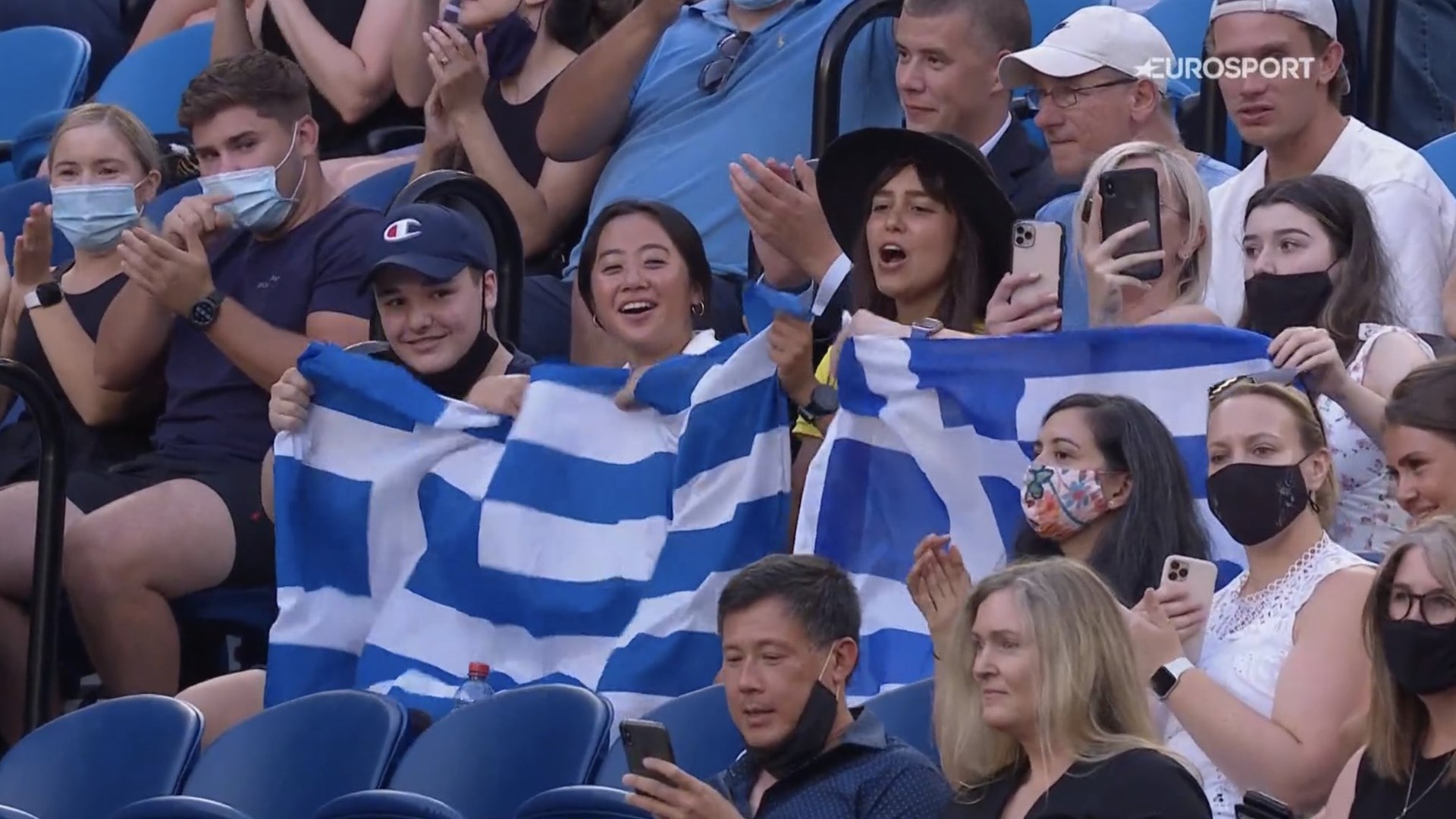 Τσιτσιπάς-Μεντβέντεφ: Η ελληνική εξέδρα, τα συνθήματα και οι παρατηρήσεις – ΦΩΤΟ – ΒΙΝΤΕΟ