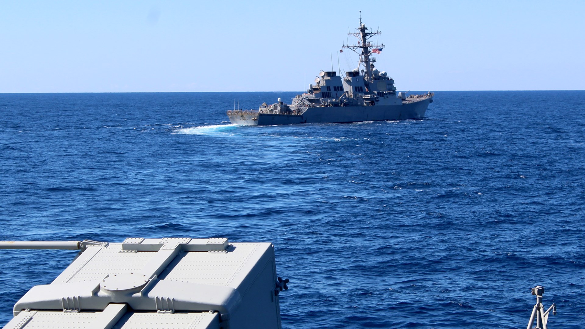 Εντυπωσιακές εικόνες: Η Φρεγάτα “ΑΔΡΙΑΣ”, το υποβρύχιο “ΠΟΝΤΟΣ” και το USS PORTER – ΒΙΝΤΕΟ