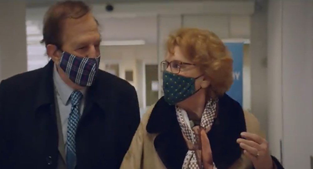 Κωνσταντίνου: Έχω κάνει και τις δύο δόσεις του εμβολίου και αισθάνομαι μια χαρά – Τι είπε για την Μάρω Κοντού