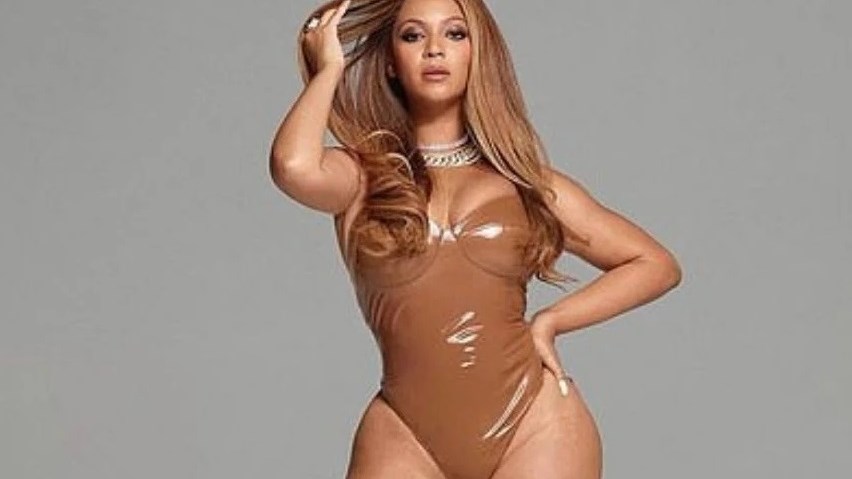 “Κολάζει” η Μπιγιονσέ – Ποζάρει για τη νέα σειρά ρούχων της με τα απολύτως απαραίτητα