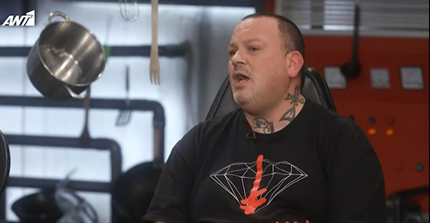 Δημήτρης Σκαρμούτσος: Γιατί ζήτησε δημόσια συγγνώμη από τον Άκη Πετρετζίκη – ΒΙΝΤΕΟ