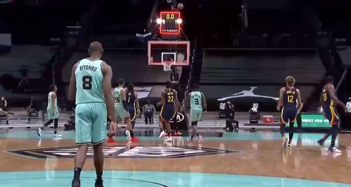 NBA: Το εκπληκτικό «buzzer beater» του Ροζιέρ που έδωσε την νίκη στους Χόρνετς – ΒΙΝΤΕΟ