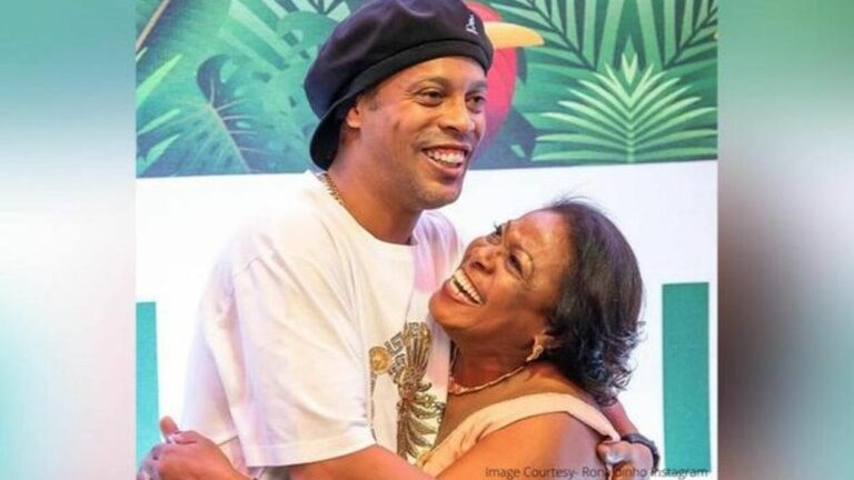 Θρήνος για τον Ροναλντίνιο: Πέθανε η μητέρα του – Είχε διαγνωσθεί με κορονοϊό – ΦΩΤΟ