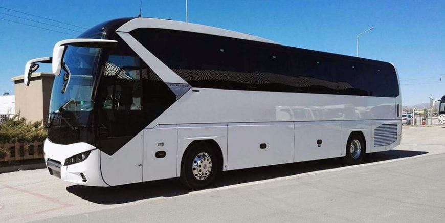 Μειώνονται τα τέλη κυκλοφορίας για τα τουριστικά λεωφορεία