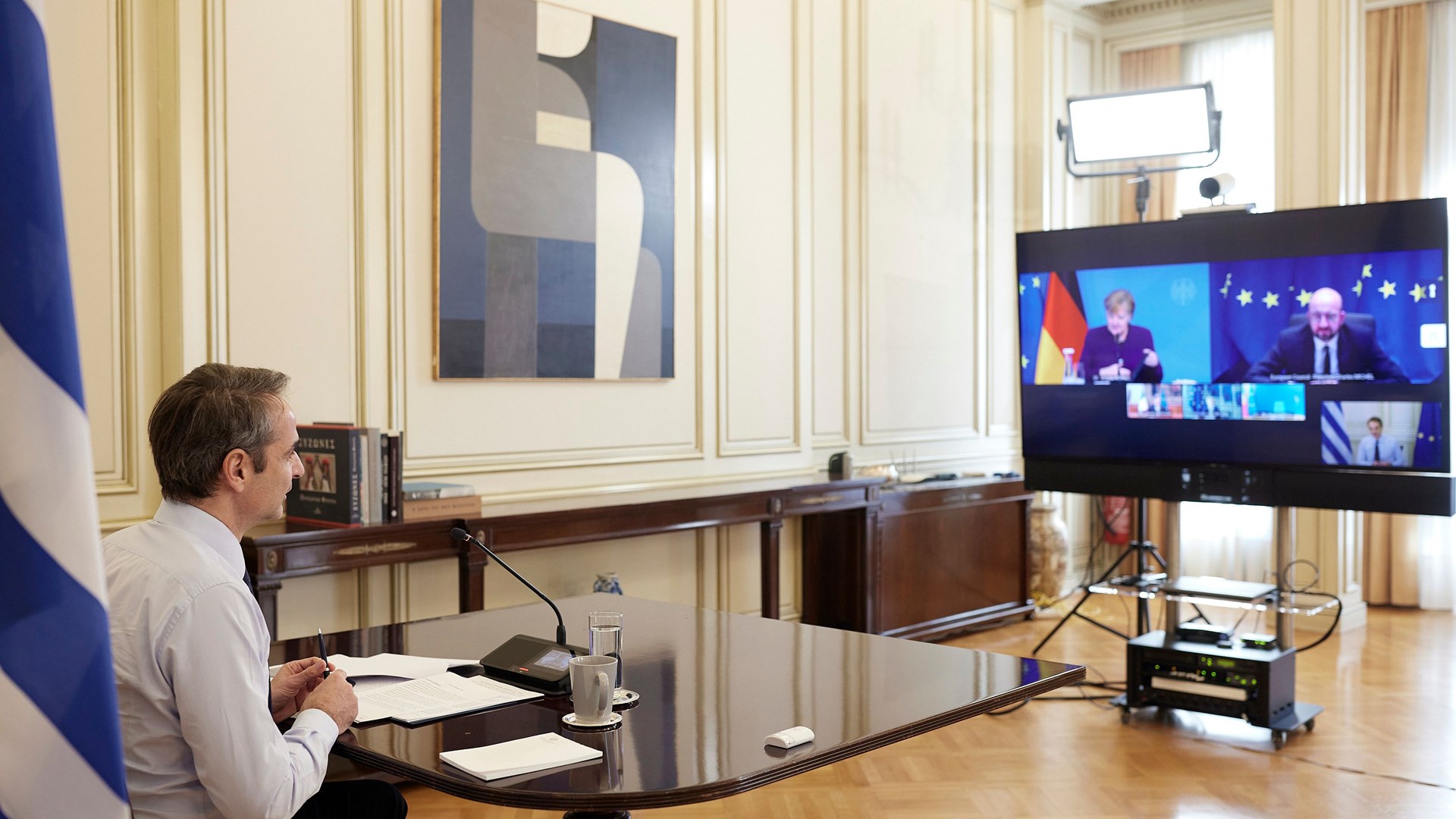 Κυριάκος Μητσοτάκης: Κορονοϊός και πιστοποιητικό εμβολιασμού στο επίκεντρο της τηλεδιάσκεψης με Ευρωπαίους ηγετές