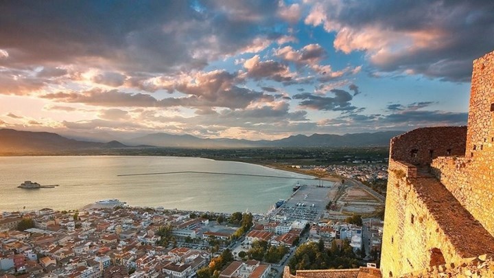 Κορονοϊός: Σκληρό lockdown στην Αρκαδία, στο “κόκκινο” το Ναύπλιο