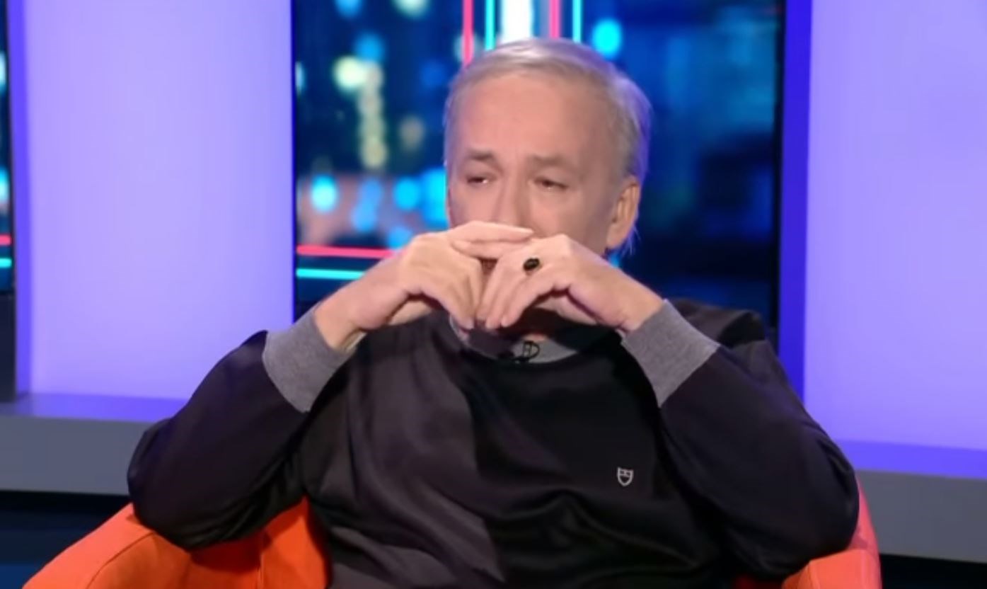 Ανδρέας Μικρούτσικος: “Λυγίζει” μιλώντας για τον αδερφό του – “Δεν μπορώ να το βλέπω αυτό το βίντεο”