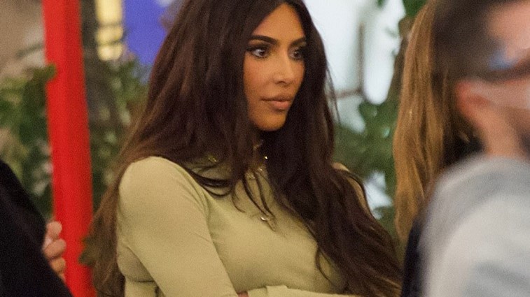 Κιμ Καρντάσιαν: Έβγαλε τη βέρα της – ΦΩΤΟ από την πρώτη νυχτερινή έξοδο μετά την αίτηση διαζυγίου