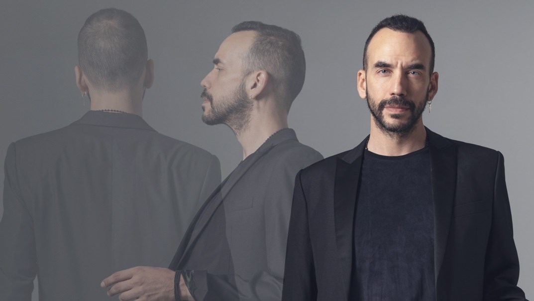 Ο Πάνος Μουζουράκης είναι… «Μπερδεμένος»