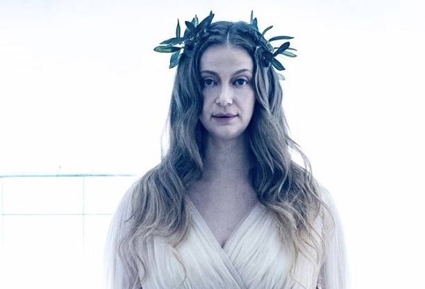 Η Δροσάκη επιστρέφει στη σκηνή ως Μούσα στους «Ελεύθερους Πολιορκημένους» του Εθνικού