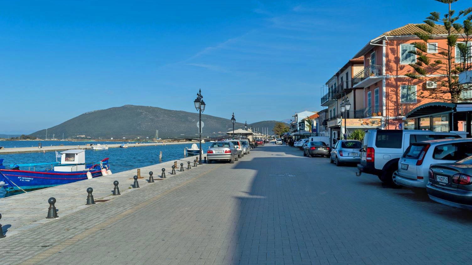 Ο νέος υγειονομικός χάρτης: Ποιες περιοχές βρίσκονται στο “βαθύ κόκκινο” και ποιες μπαίνουν στο “κόκκινο” – Όλα τα μέτρα που ισχύουν