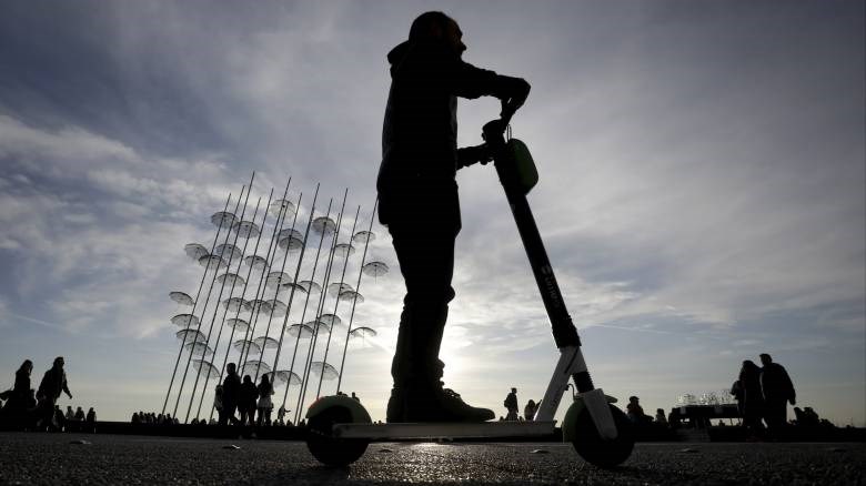 Ποδήλατα, πατίνια, skateboards: Αυτοί είναι οι κανόνες κυκλοφορίας – Τι προβλέπει νομοσχέδιο