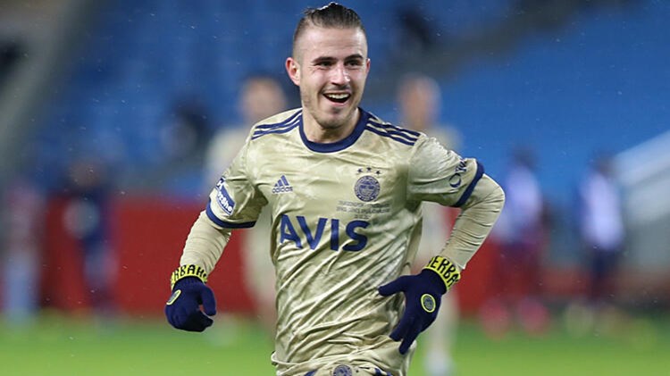 Ο τουρκικός Τύπος “αποθεώνει” τον Πέλκα: Χόρεψε συρτάκι στην Τραπεζούντα