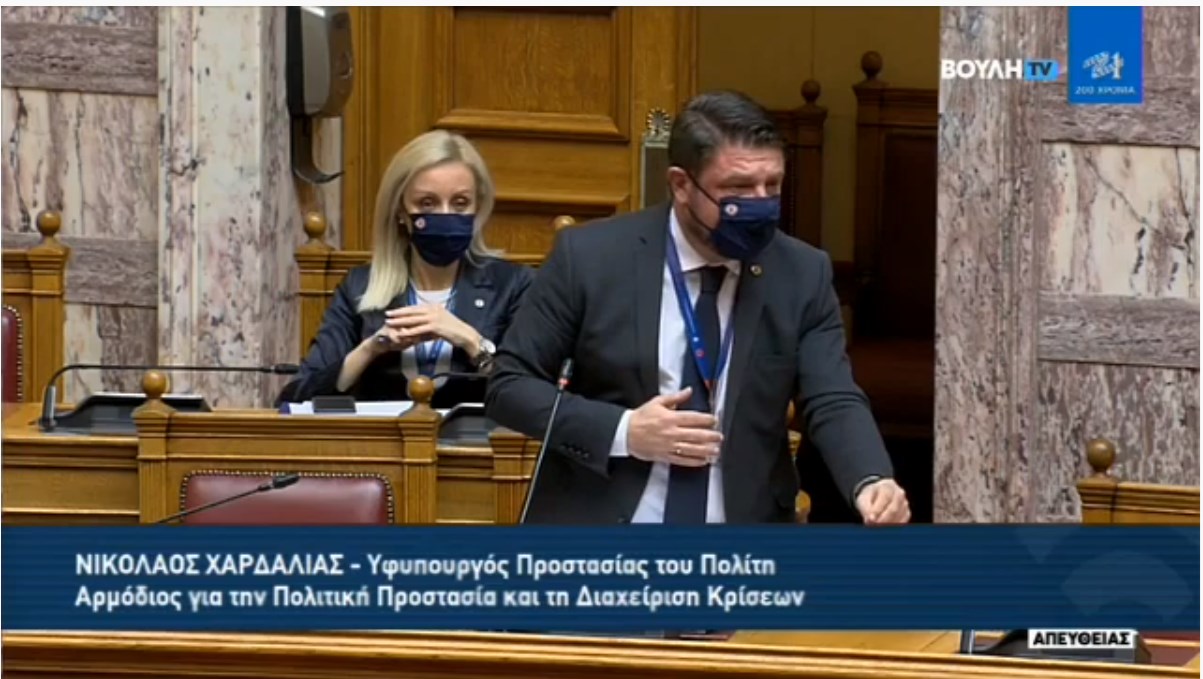 Χαρδαλιάς για εμβολιασμούς: Δεν μπορεί να υπάρχει ένας αστυνομικός γύρω από κάθε εμβολιαστή