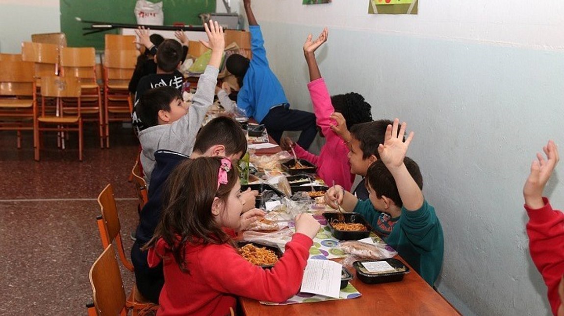 Σχολικά γεύματα: Διευκρινίσεις ΟΠΕΚΑ για την υλοποίηση του προγράμματος
