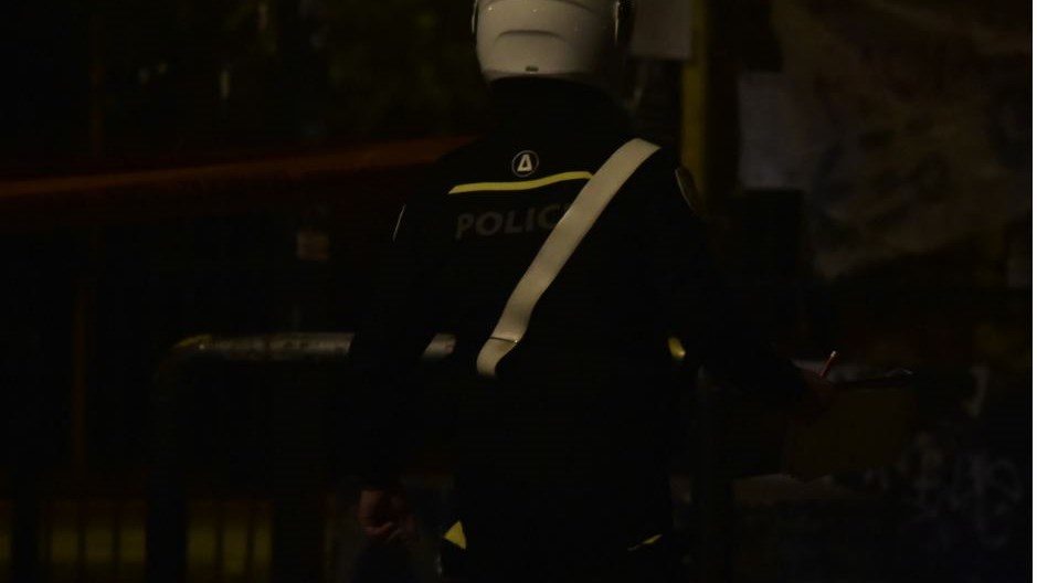 Ζωγράφου: 100 άτομα έστησαν “μπλόκα” σε αυτοκίνητα – Ζητούσαν ταυτότητες ψάχνοντας για αστυνομικούς