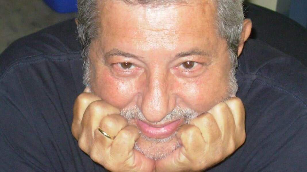 Πέθανε ο Θοδωρής Σαραντής – Ήταν ο παραγωγός του θρυλικού “Φλου” του Σιδηρόπουλου