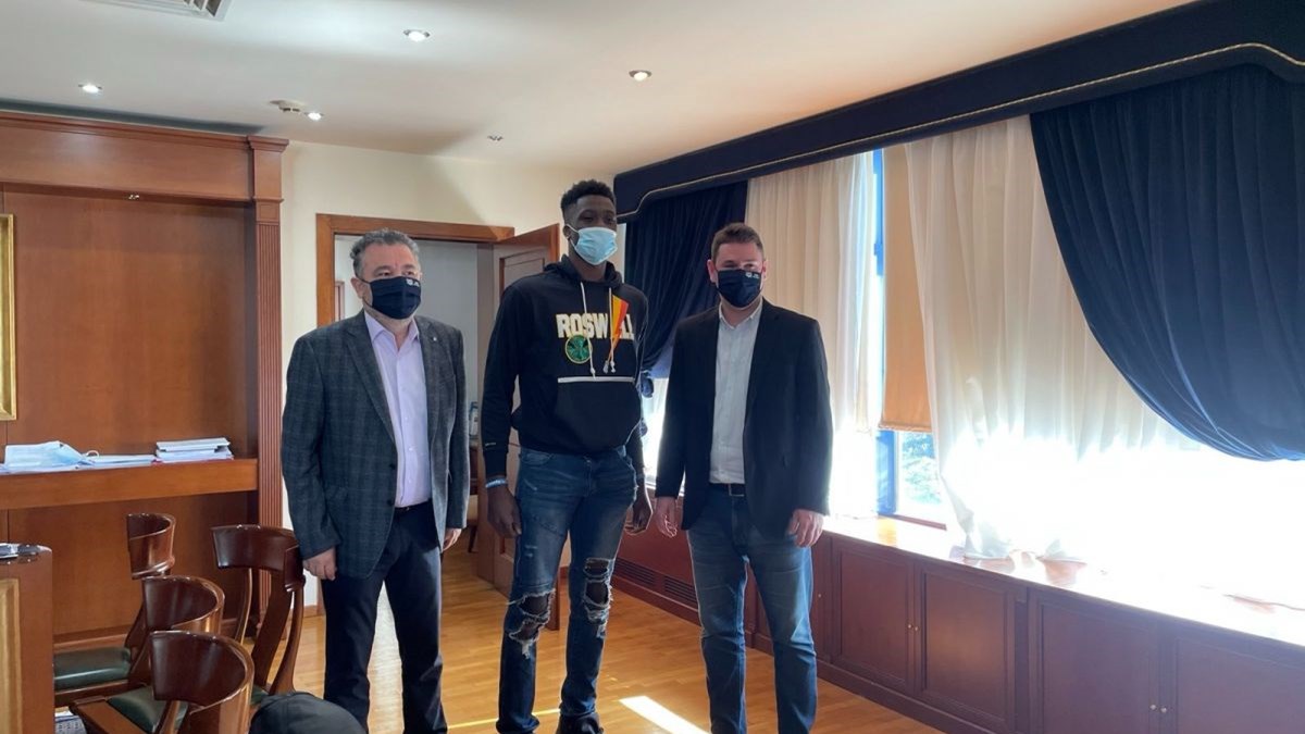 Αλέξανδρος Αντετοκούνμπο: Έκανε αίτημα πολιτογράφησης στον Δήμο Ζωγράφου