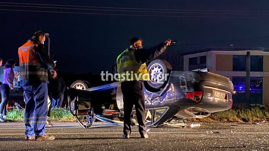 Θεσσαλονίκη: Στο νοσοκομείο 24χρονος έπειτα από τροχαίο – Απεγκλωβίστηκε μόνος του – ΦΩΤΟ – ΒΙΝΤΕΟ