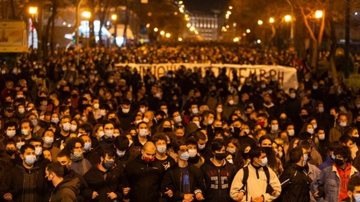 Facebook: Κατά λάθος κατέβηκαν αναρτήσεις δημοσιογράφων και φωτορεπόρτερ για τον Κουφοντίνα