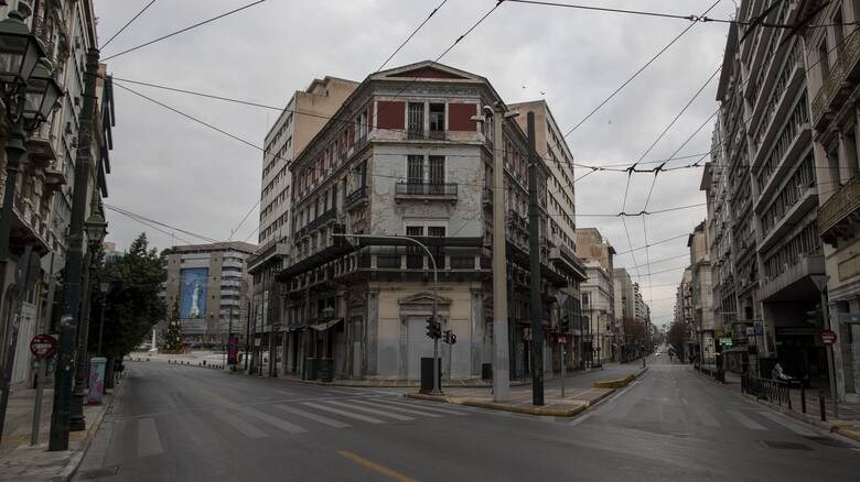 Γιατί η κυβέρνηση δεν προχώρησε σε ένα lockdown τύπου Μαρτίου