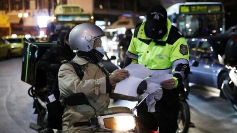 Κορονοϊός: Αυτά είναι τα μέτρα που ισχύουν για τις περιοχές που μπαίνουν σε «βαθύ κόκκινο»