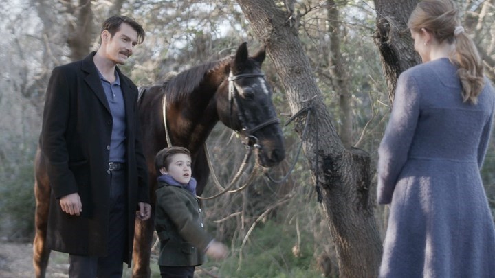 Άγριες Μέλισσες: Η Δρόσω παλεύει ανάμεσα στην αγάπη για τον γιο της και τη σχέση της με τον Κωνσταντή