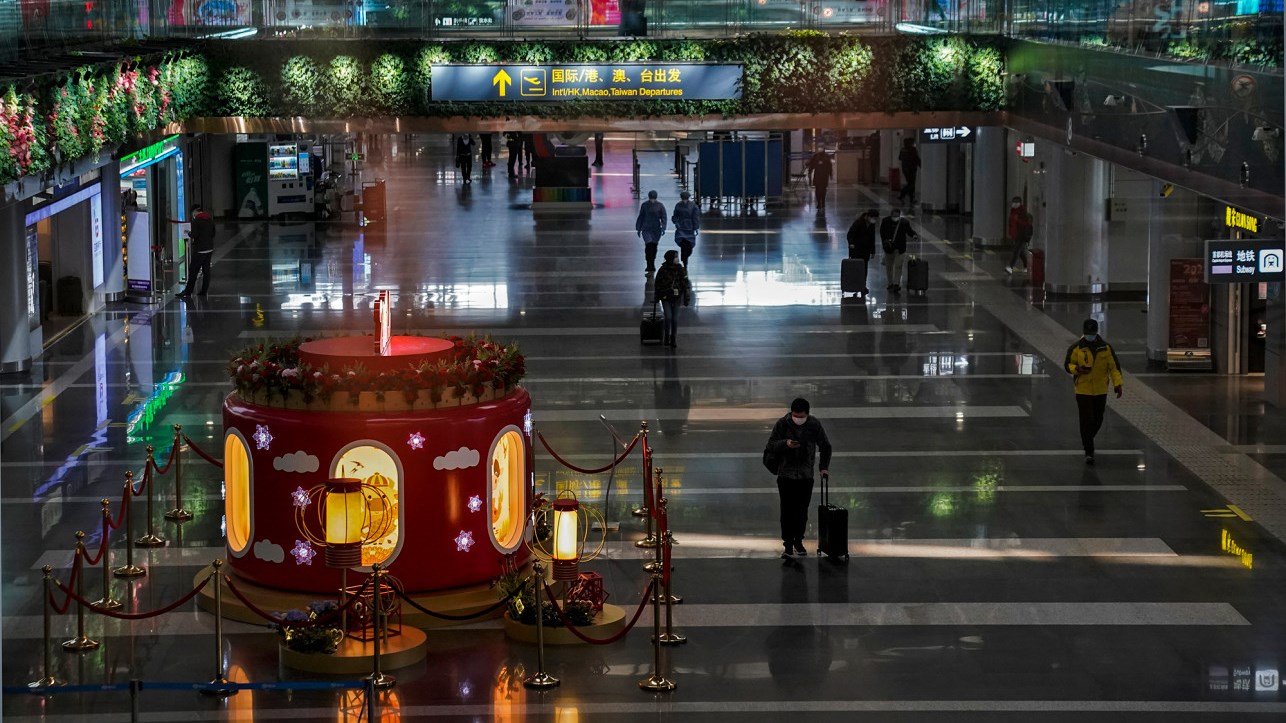 Κίνα: Υποχρεωτικά τα πρωκτικά τεστ κορονοϊού και για τους ξένους επισκέπτες