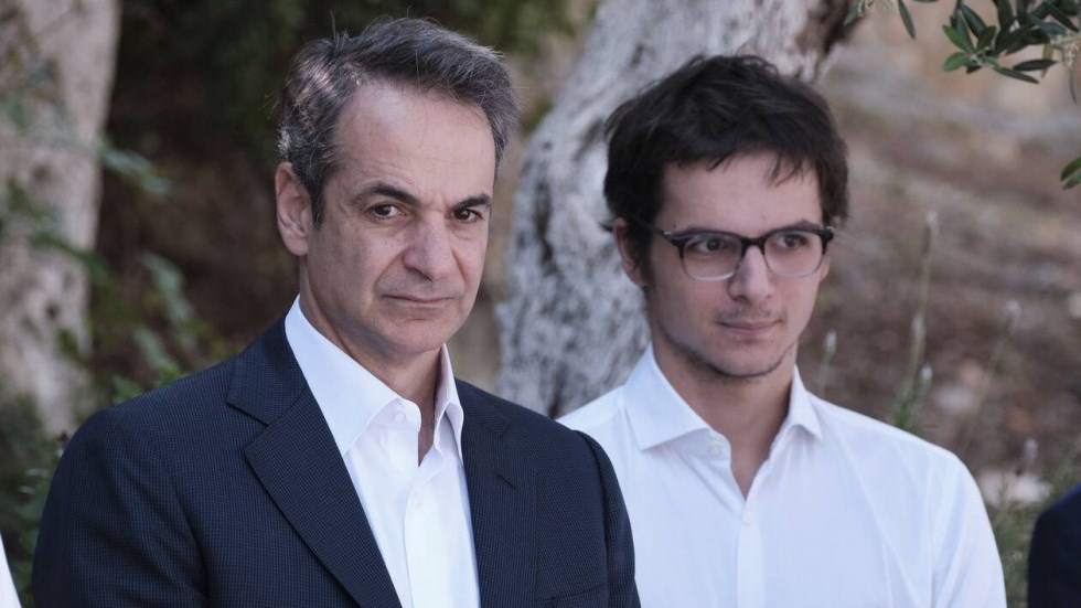 Κυριάκος Μητσοτάκης: Πώς του ευχήθηκε ο γιος του Κωνσταντίνος – ΦΩΤΟ