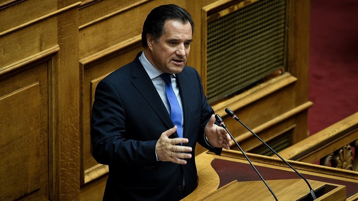 Βουλή: Πώς αντέδρασε το Twitter στο “μπουτς” του Άδωνι Γεωργιάδη – ΦΩΤΟ