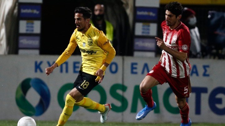 Κύπελλο: Ο “πολυμήχανος” Μπουχαλάκης έστειλε τον Ολυμπιακό στα ημιτελικά