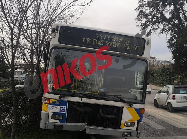 Νέες ΦΩΤΟ από το σοβαρό τροχαίο με λεωφορείο στην Κηφισίας