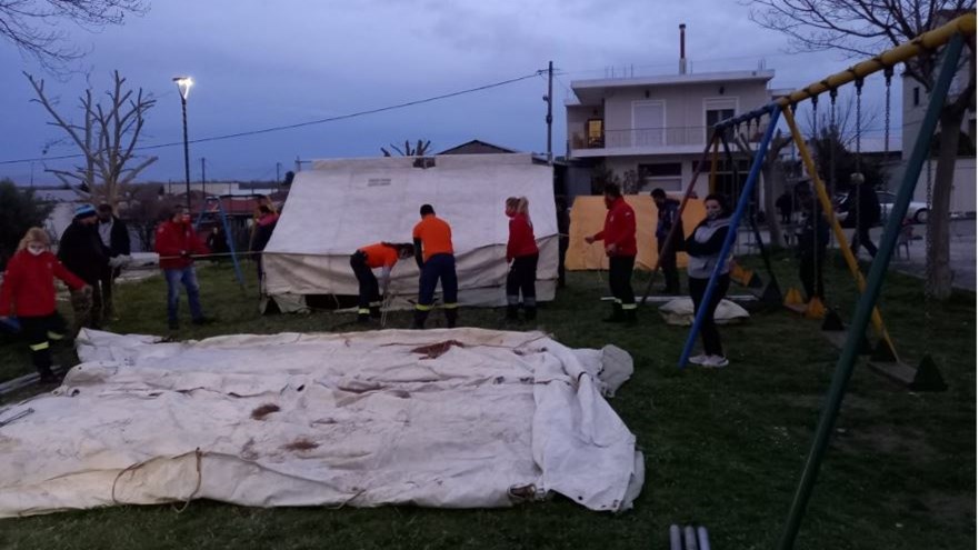 Σεισμός: 130 τα μη κατοικήσιμα σπίτια στα χωριά του Δήμου Λάρισας – Στήθηκαν σκηνές