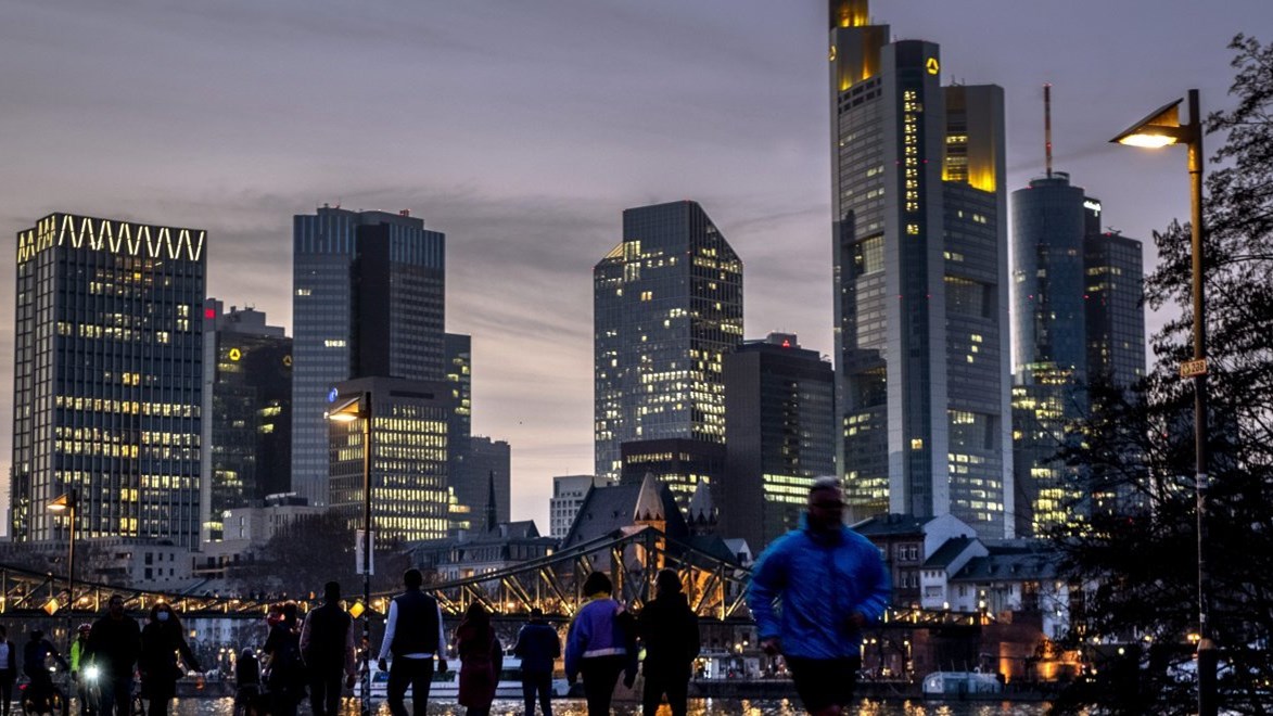 Κορονοϊός: Οι Γερμανοί τρέχουν στα σουπερμάρκετ να αγοράσουν rapid tests