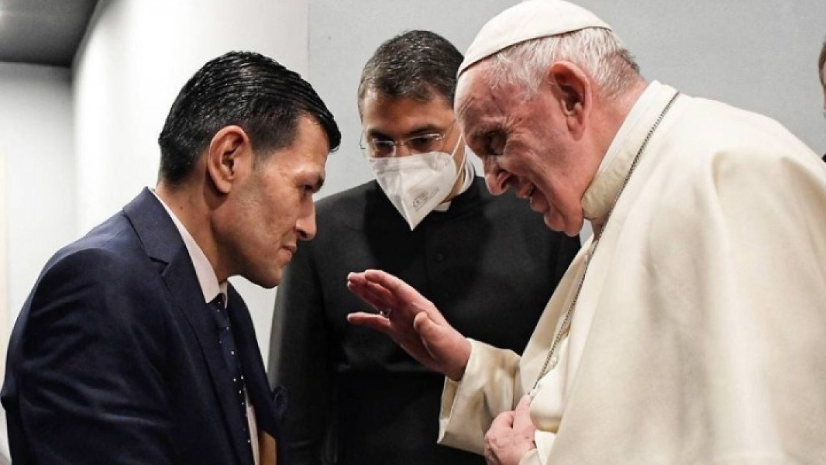Ιράκ: Ο Πάπας συνάντησε τον πατέρα του μικρού Άλαν Κούρντι που πνίγηκε στο Αιγαίο το 2015