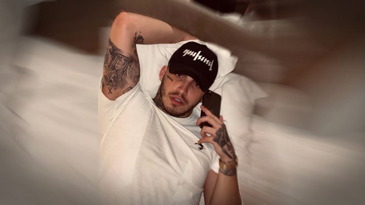 Lamanif: Το μεγάλο παζάρι για το ροζ βίντεο – To sms που αντάλλαξε η “αφέντρα” με ανταγωνιστή του ράπερ