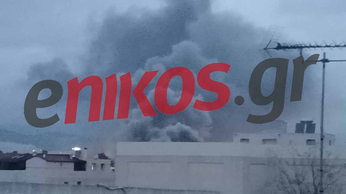 Φωτιά σε κτίριο στο Αιγάλεω  – Οι πρώτες εικόνες – ΦΩΤΟ – ΒΙΝΤΕΟ αναγνώστη