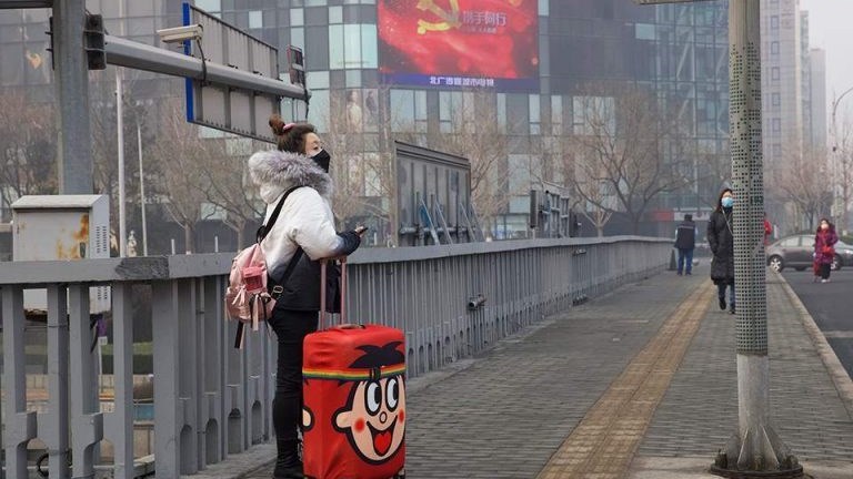 Ψηφιακό «διαβατήριο υγείας» καθιερώνει η Κίνα για τα διεθνή ταξίδια