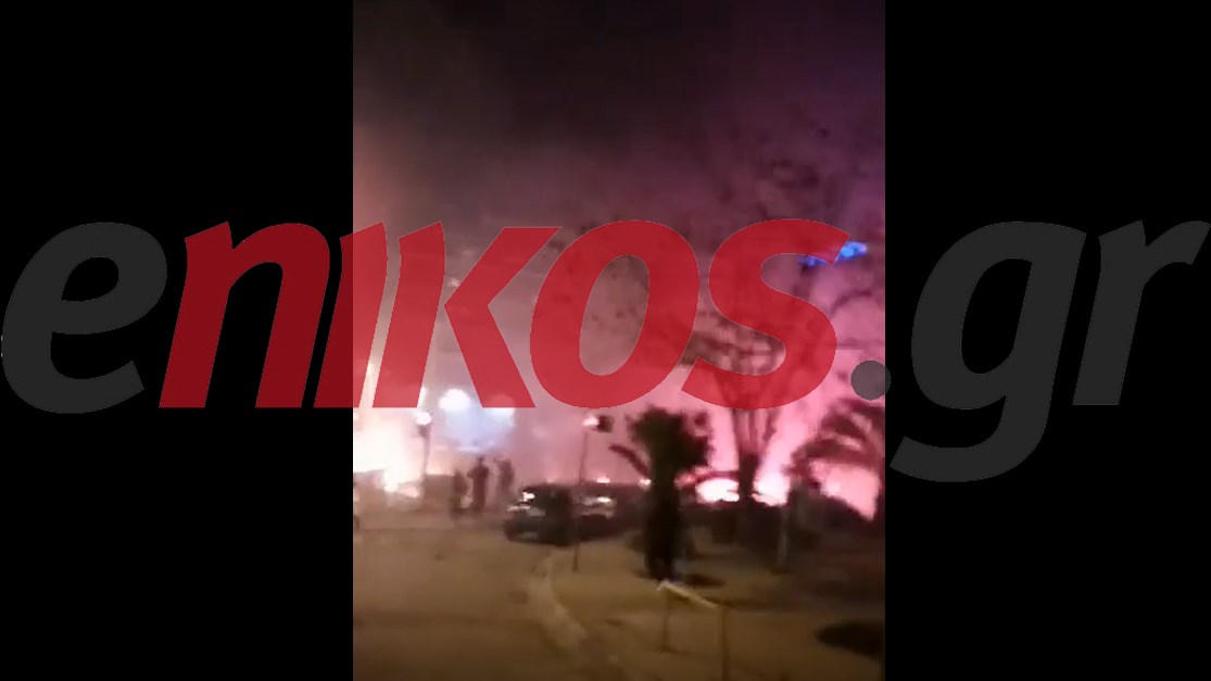 Νέα Σμύρνη: Σε εξέλιξη σοβαρά επεισόδια – Είχε προηγηθεί συγκέντρωση κατά της αστυνομικής βίας