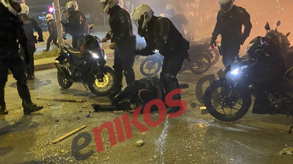 Νέα Σμύρνη: Συνελήφθη ο 30χρονος που φέρεται να έριξε τον αστυνομικό από τη μηχανή