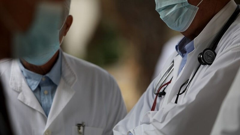 Κορονοϊός: Κάλεσμα του υπουργείου Υγείας σε ιδιώτες γιατρούς για ενίσχυση του ΕΣΥ – Ποια κίνητρα δίνει